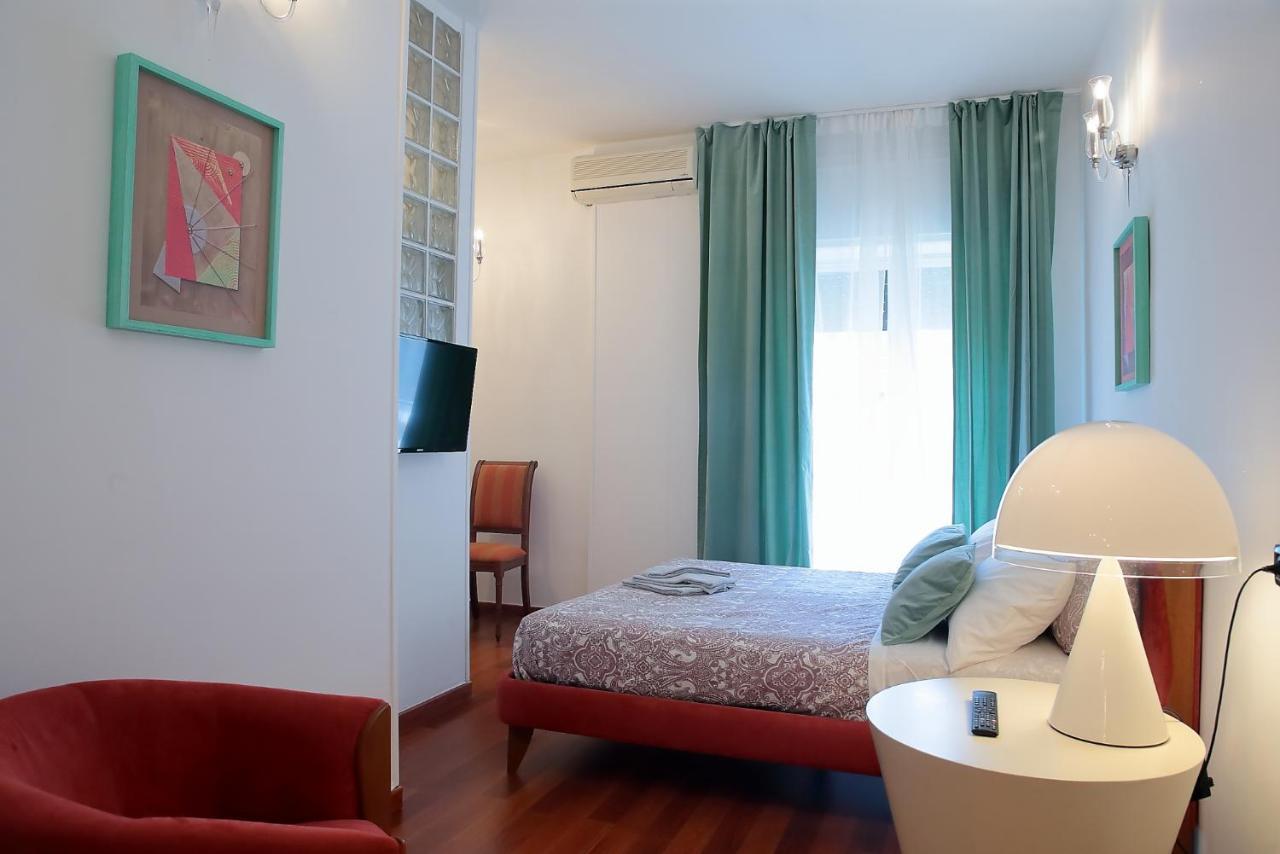 فندق L.T. Savoia Palace & Cavour C.L. باري المظهر الخارجي الصورة