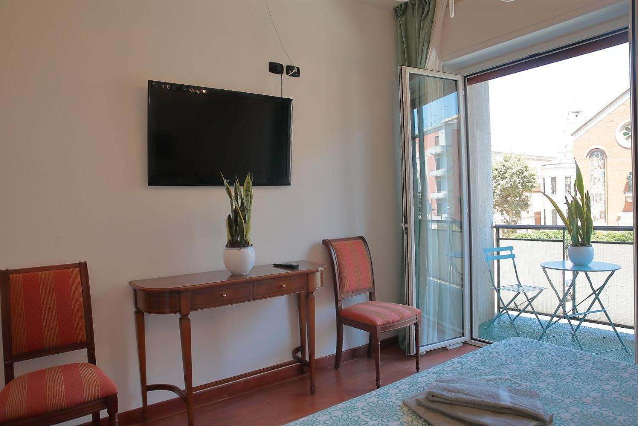 فندق L.T. Savoia Palace & Cavour C.L. باري المظهر الخارجي الصورة