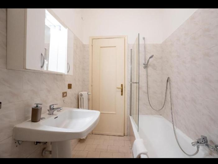 فندق L.T. Savoia Palace & Cavour C.L. باري المظهر الخارجي الصورة